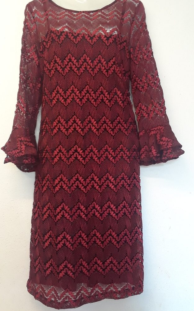 DB Established 1962 Red black chevron bell sleeves dress